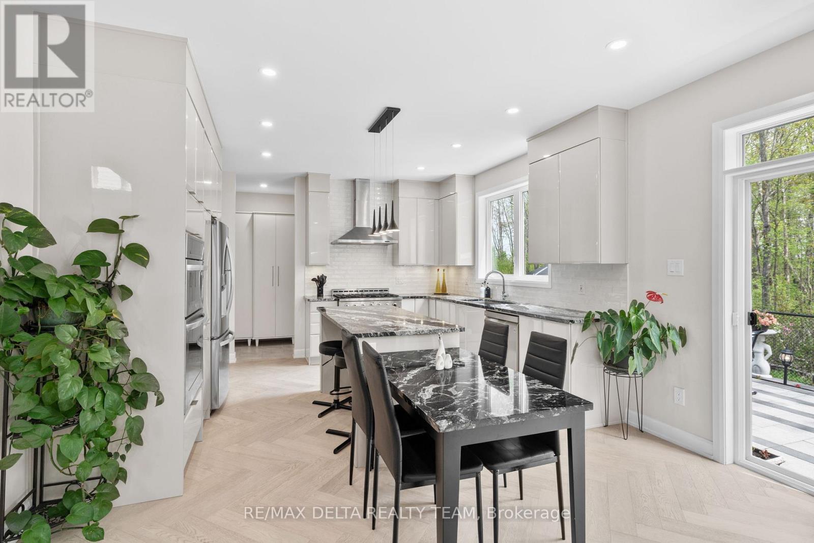 820 Mercier Crescent, Ottawa, Ontario  K1W 0N6 - Photo 11 - X12153377