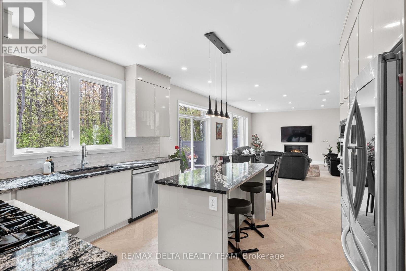 820 Mercier Crescent, Ottawa, Ontario  K1W 0N6 - Photo 14 - X12153377