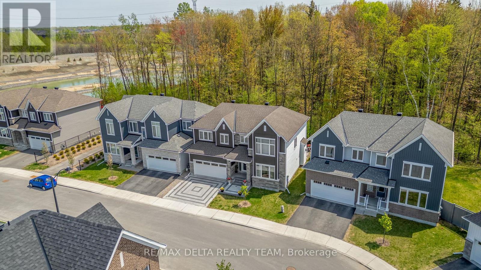 Property at 820 MERCIER CRESCENT image 2