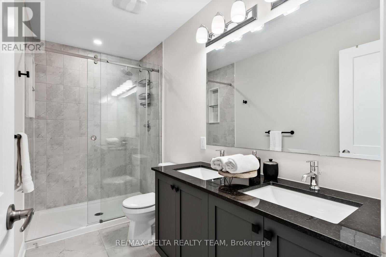 820 Mercier Crescent, Ottawa, Ontario  K1W 0N6 - Photo 32 - X12153377