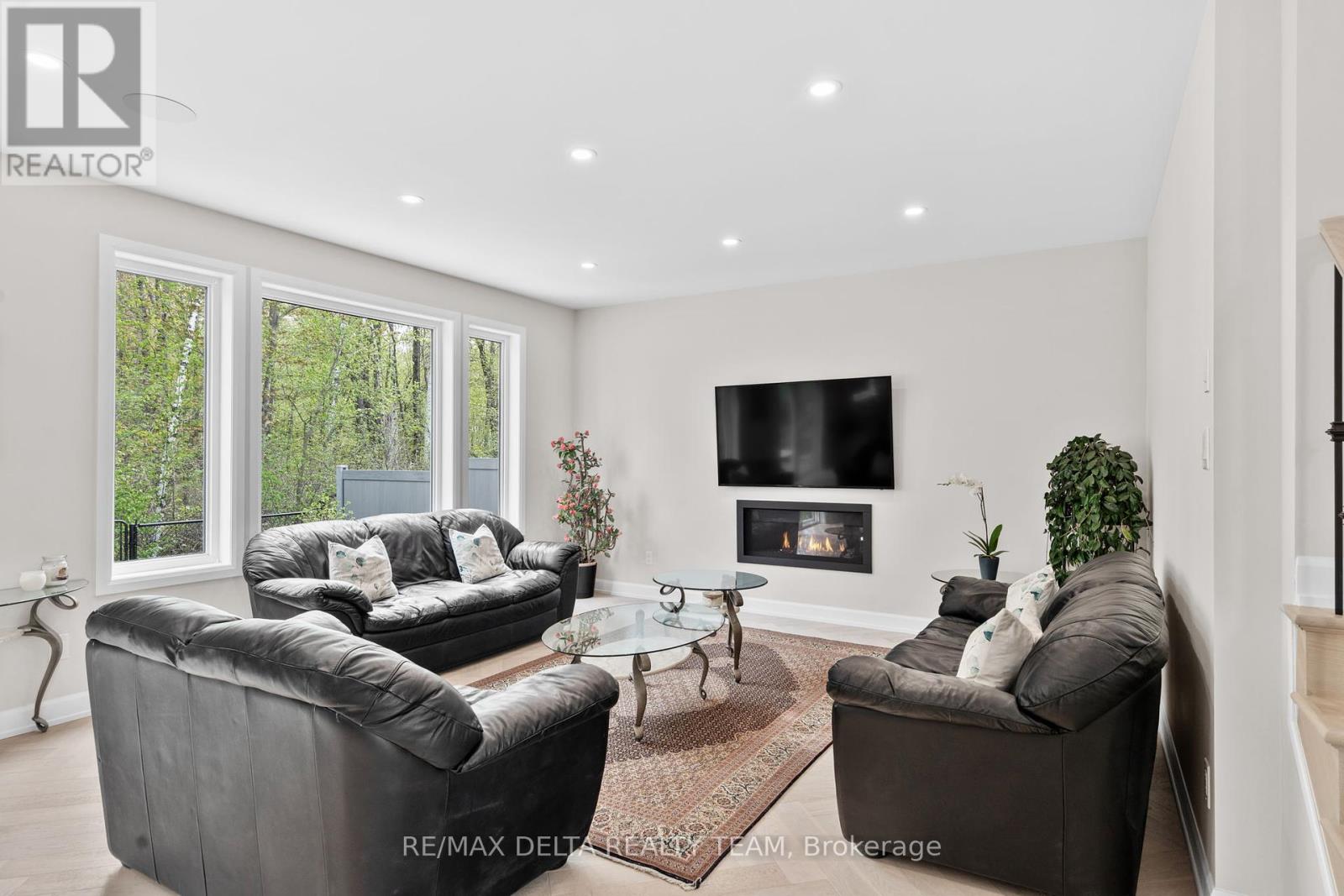 820 Mercier Crescent, Ottawa, Ontario  K1W 0N6 - Photo 8 - X12153377