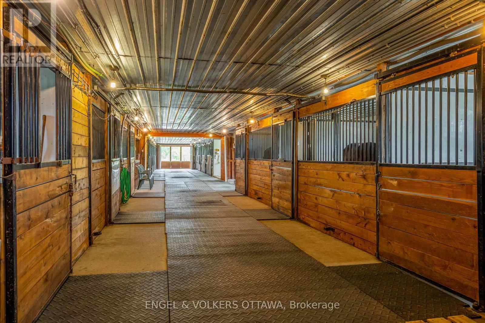 2867 Stagecoach Road, Ottawa, Ontario  K0A 2W0 - Photo 24 - X12153460