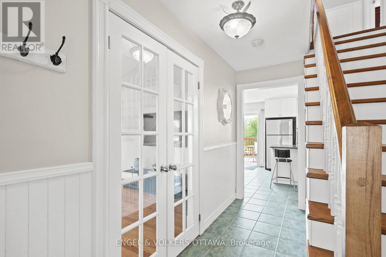 2867 Stagecoach Road, Ottawa, Ontario  K0A 2W0 - Photo 4 - X12153460