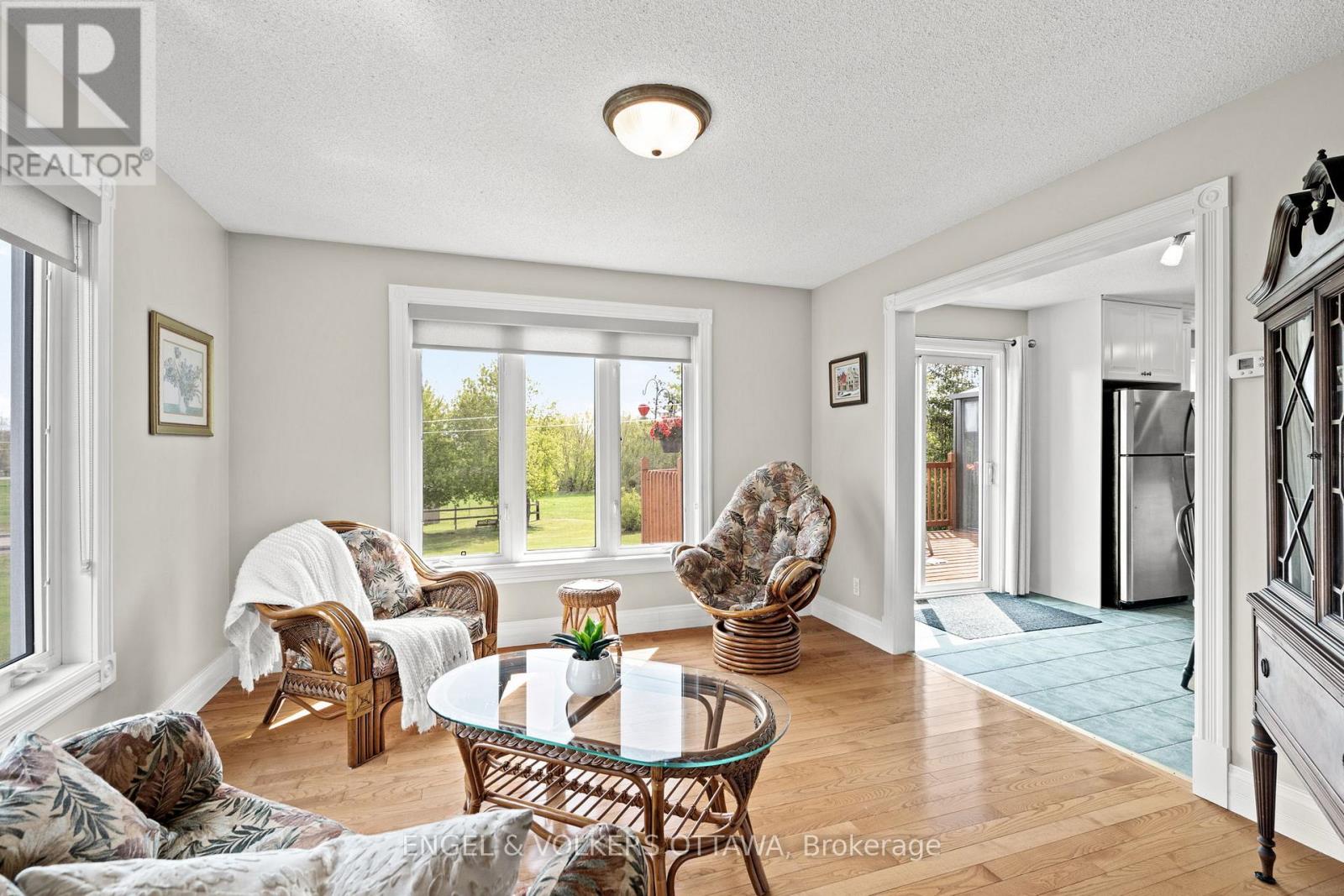 2867 Stagecoach Road, Ottawa, Ontario  K0A 2W0 - Photo 6 - X12153460