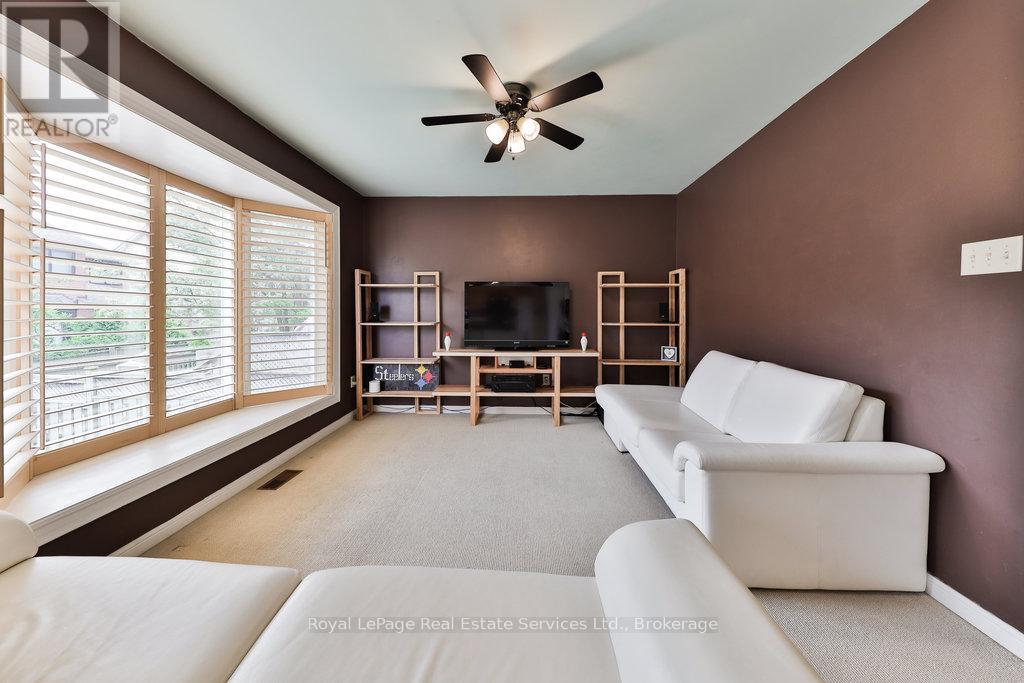1332 Sagewood Crescent, Oakville, Ontario  L6M 4A4 - Photo 11 - W12153335