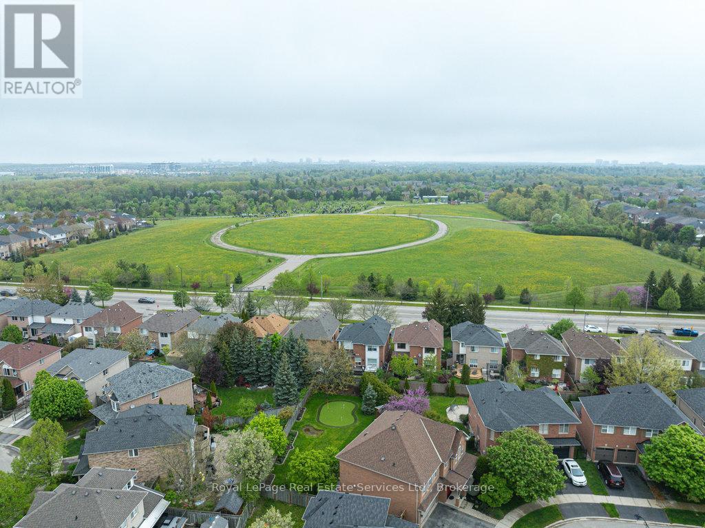 1332 Sagewood Crescent, Oakville, Ontario  L6M 4A4 - Photo 41 - W12153335