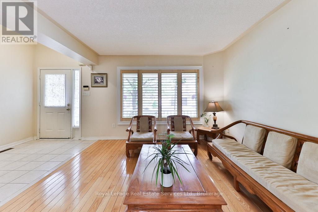 1332 Sagewood Crescent, Oakville, Ontario  L6M 4A4 - Photo 7 - W12153335