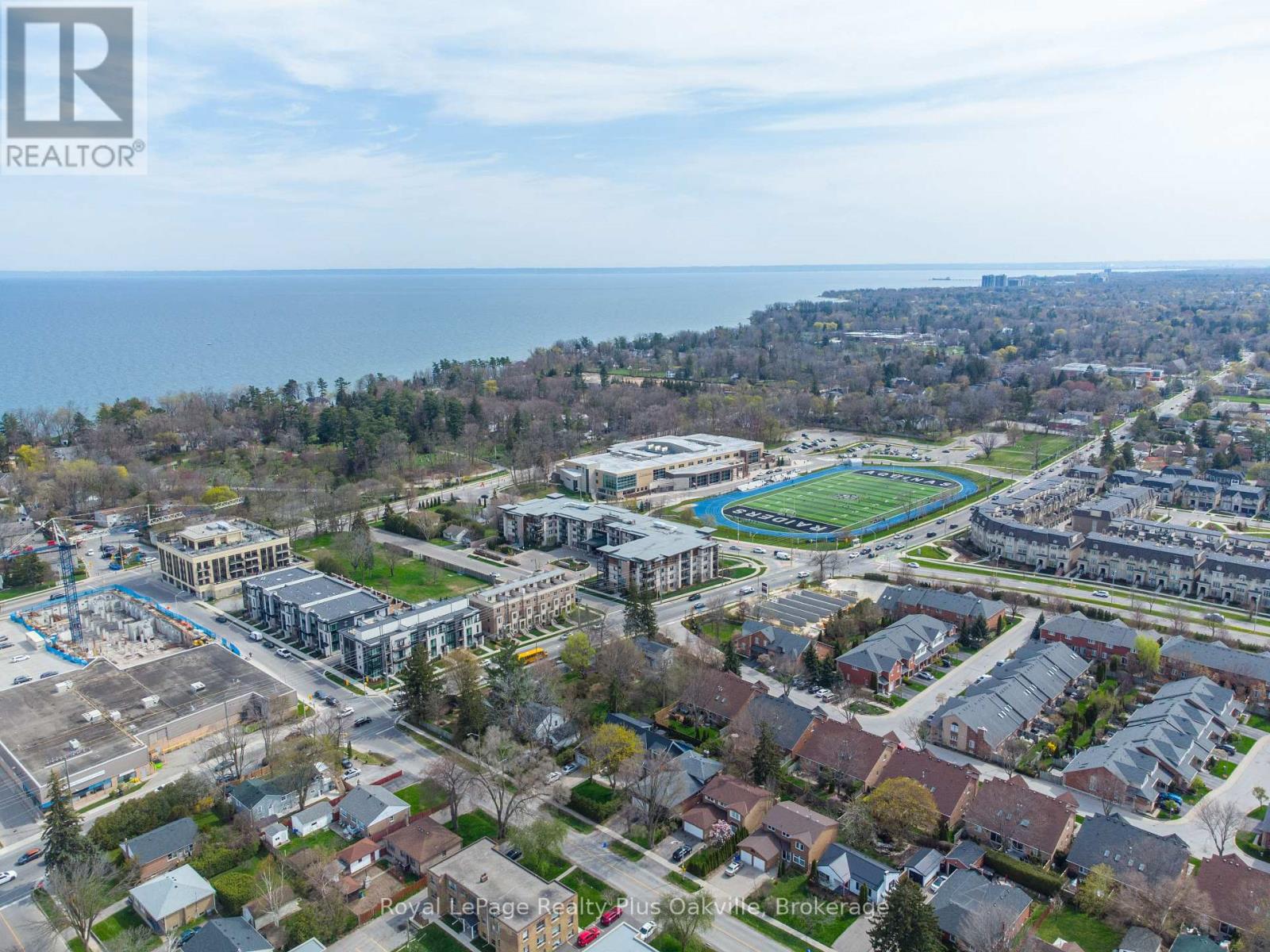 909 - 212 KERR STREET, Oakville, Ontario