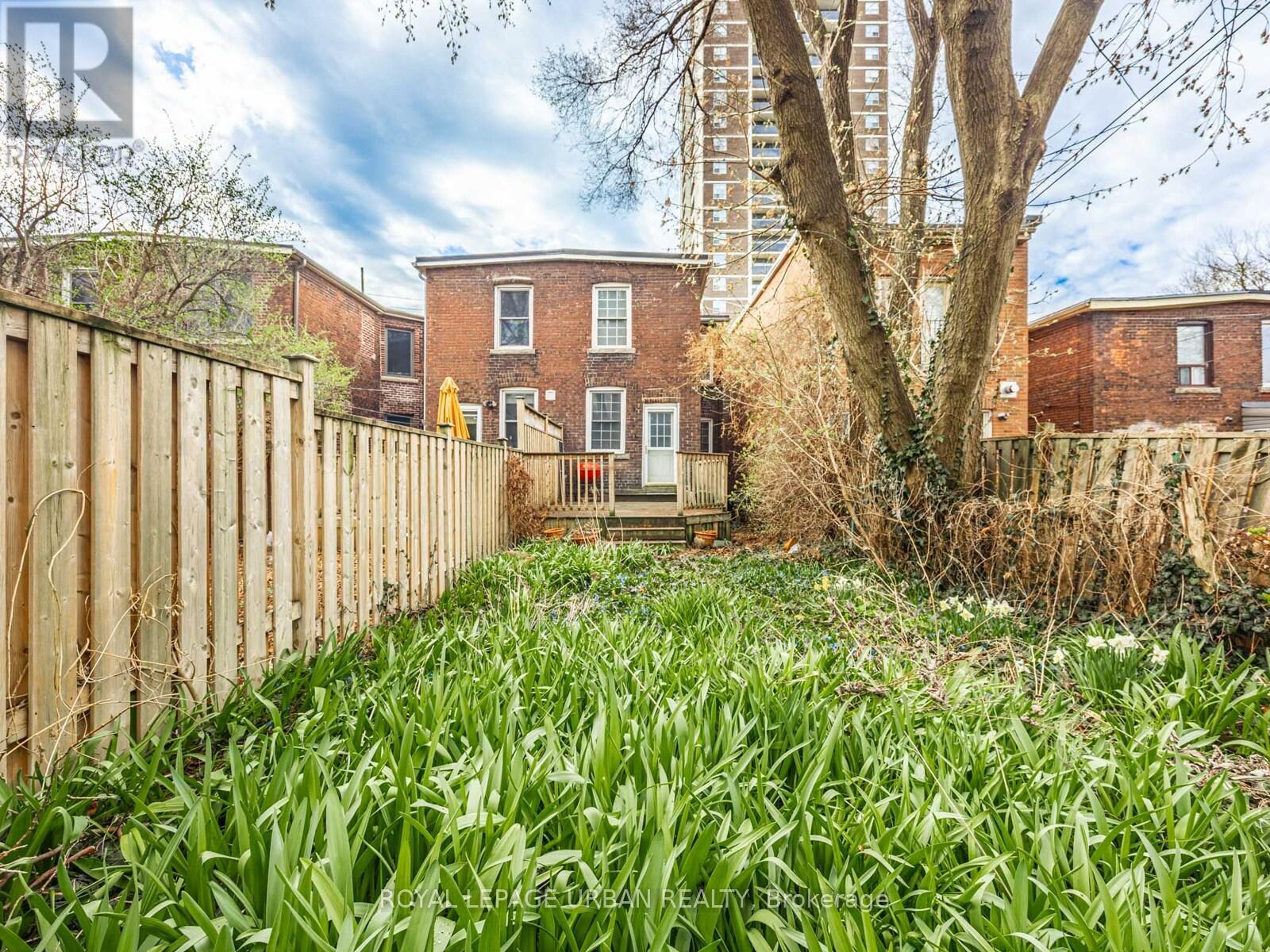 28 Eastmount Avenue, Toronto, Ontario  M4K 1V1 - Photo 17 - E12153154