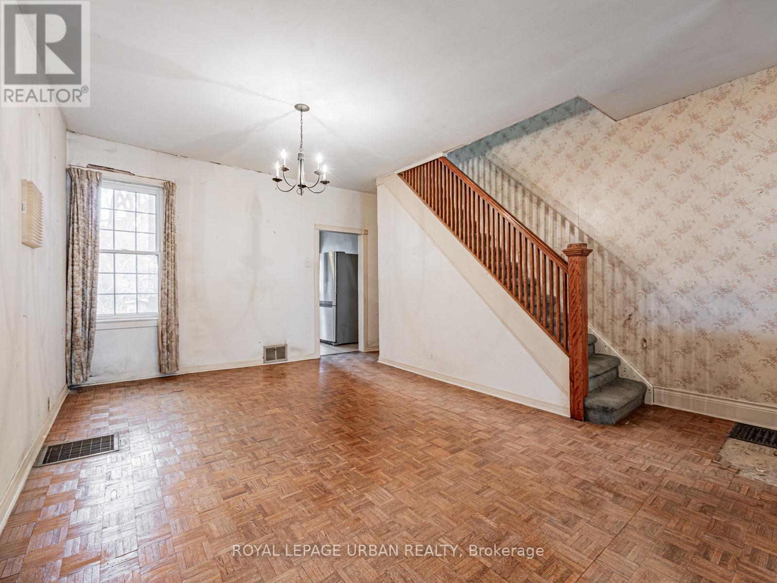28 Eastmount Avenue, Toronto, Ontario  M4K 1V1 - Photo 7 - E12153154