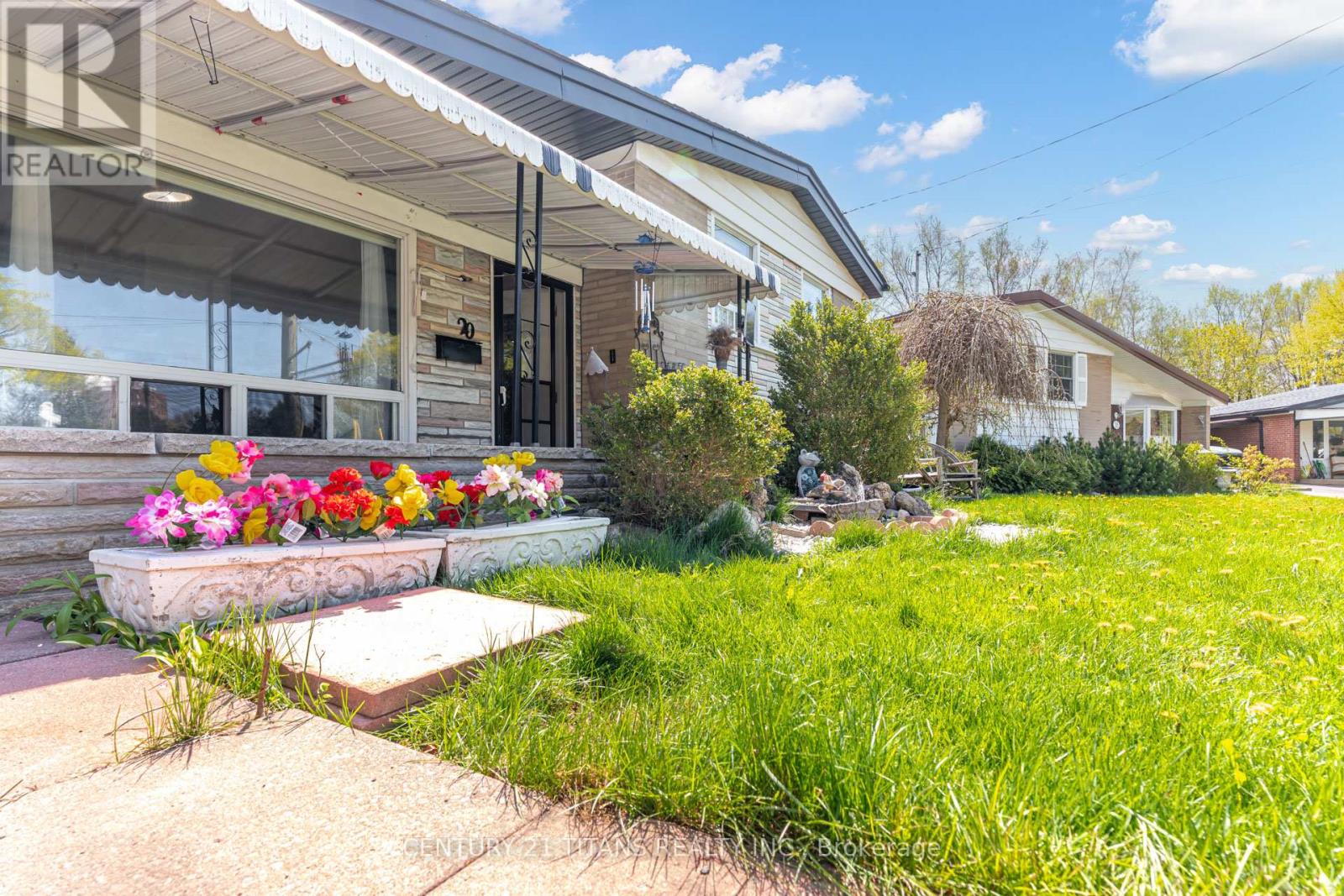 20 Benadair Court, Toronto, Ontario  M1H 1K5 - Photo 6 - E12153270