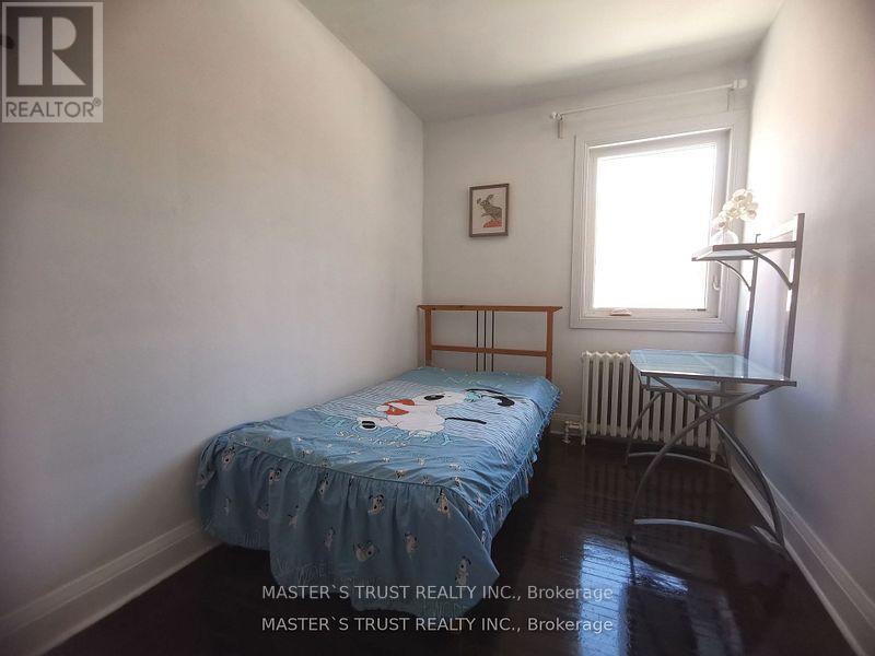 623 O' Connor Drive, Toronto, Ontario  M4C 3A5 - Photo 12 - E12153410