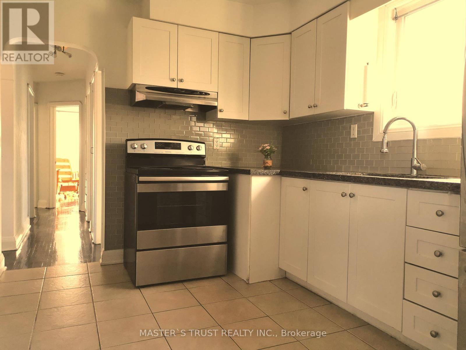 623 O' Connor Drive, Toronto, Ontario  M4C 3A5 - Photo 14 - E12153410