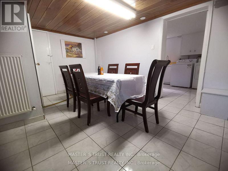 623 O' Connor Drive, Toronto, Ontario  M4C 3A5 - Photo 21 - E12153410