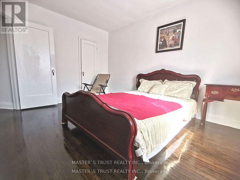 623 O' Connor Drive, Toronto, Ontario  M4C 3A5 - Photo 9 - E12153410