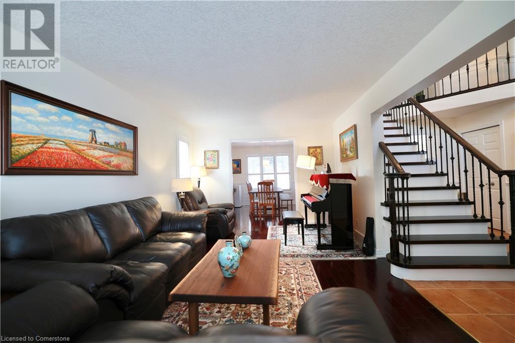 525 Leighland Drive, Waterloo, Ontario  N2T 2H5 - Photo 8 - 40729500