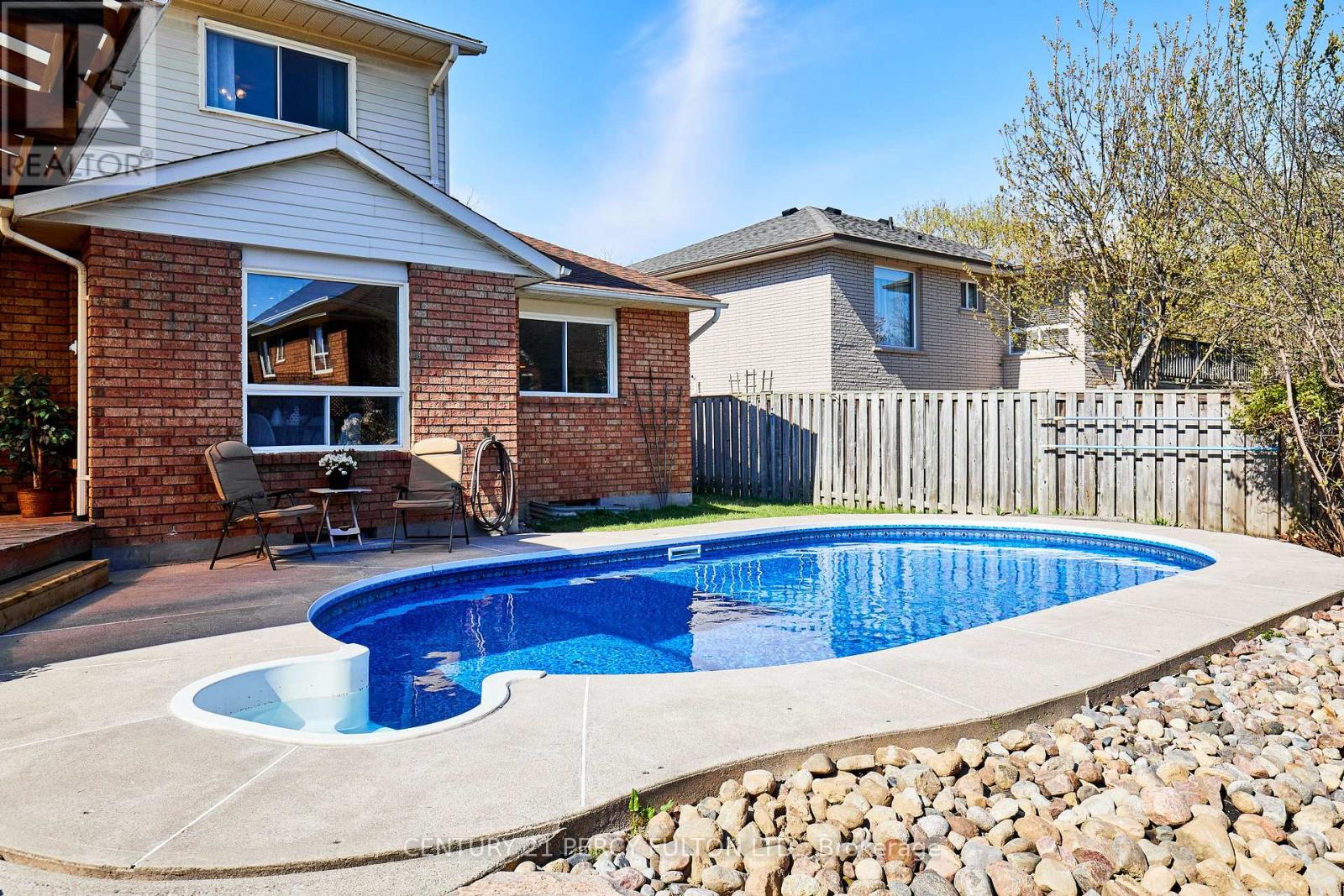17 Burnage Lane, Whitby, Ontario  L1N 8A3 - Photo 33 - E12150417