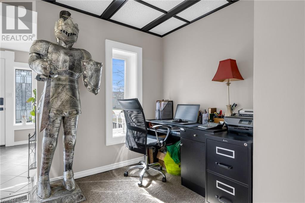 Property at 33 ROSEDALE Avenue image 5