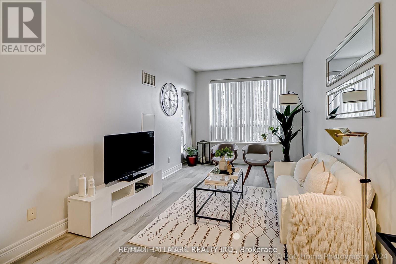 112 - 62 Suncrest Boulevard, Markham, Ontario  L3T 7Y6 - Photo 2 - N12153169