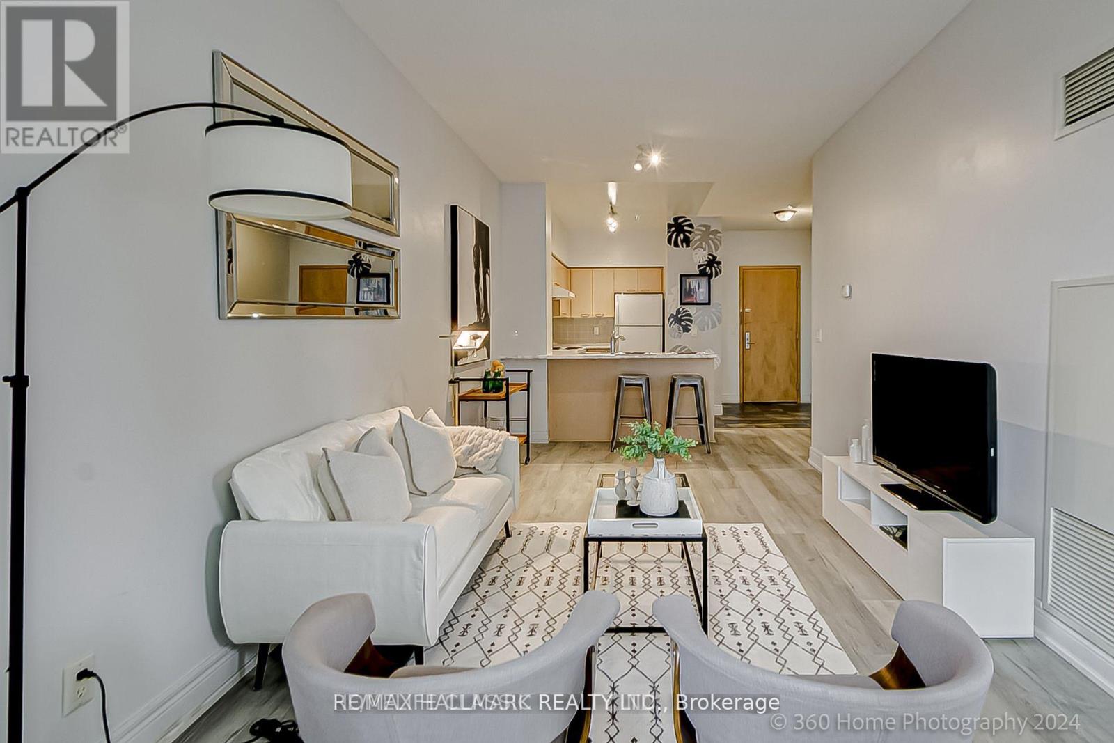 112 - 62 Suncrest Boulevard, Markham, Ontario  L3T 7Y6 - Photo 5 - N12153169