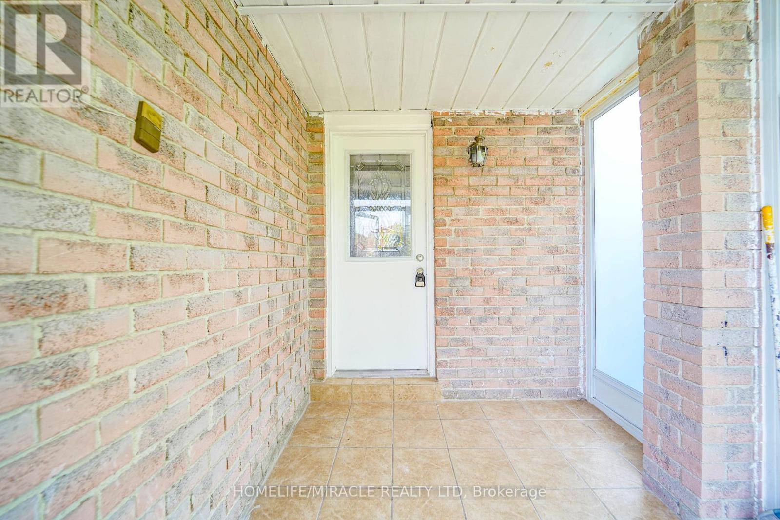 27 Miles Farm Road, Markham, Ontario  L3S 2C2 - Photo 2 - N12153175