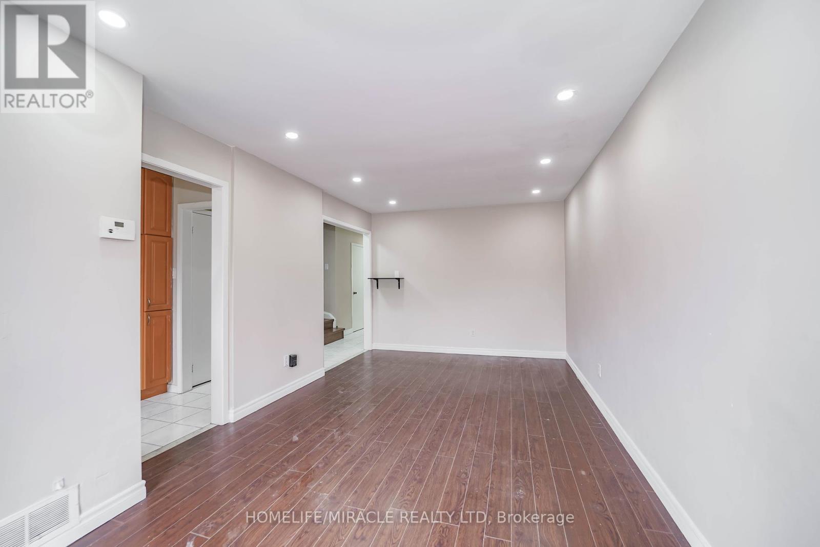 27 Miles Farm Road, Markham, Ontario  L3S 2C2 - Photo 6 - N12153175