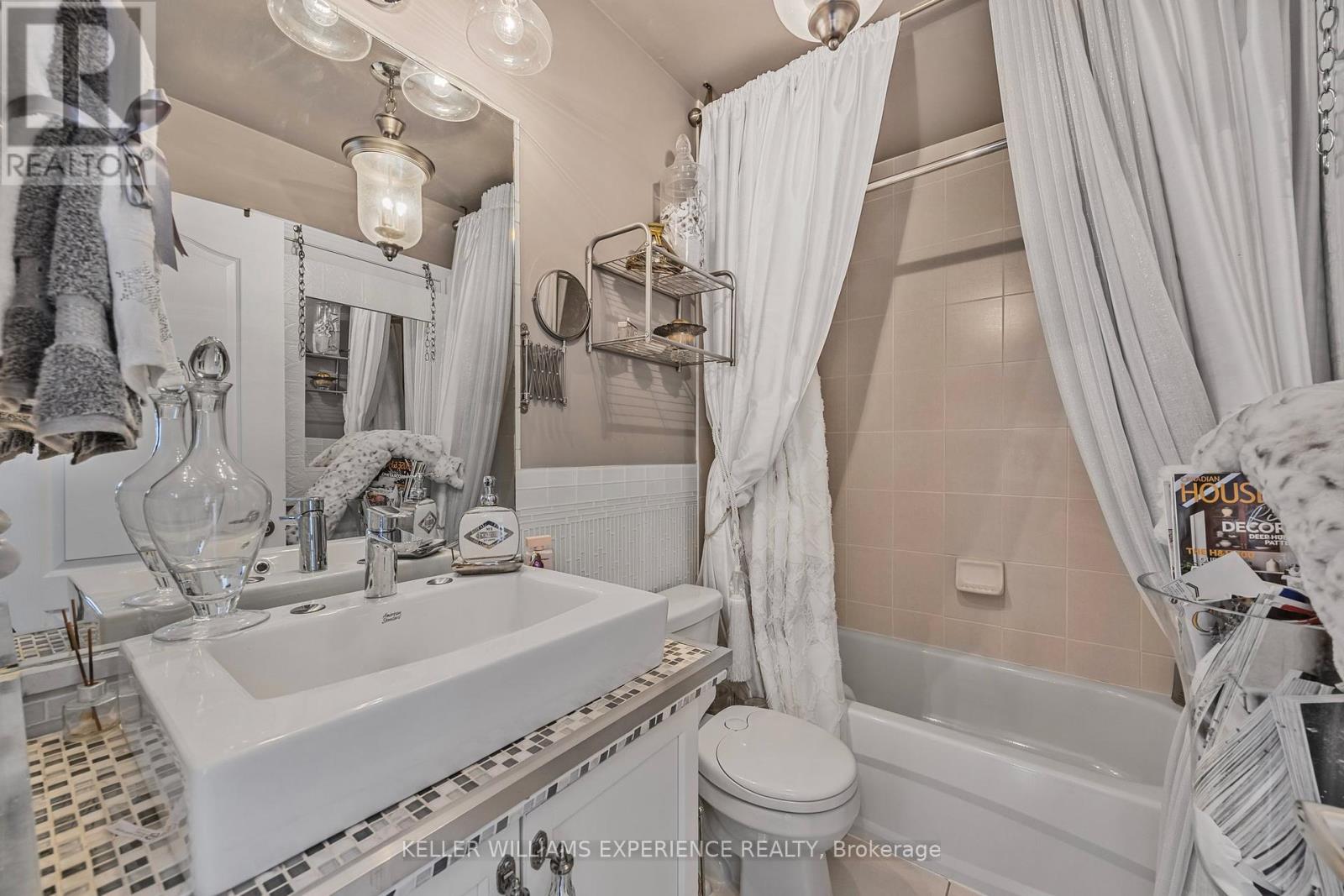48 Collier Crescent, Essa, Ontario  L3W 0M6 - Photo 29 - N12153295
