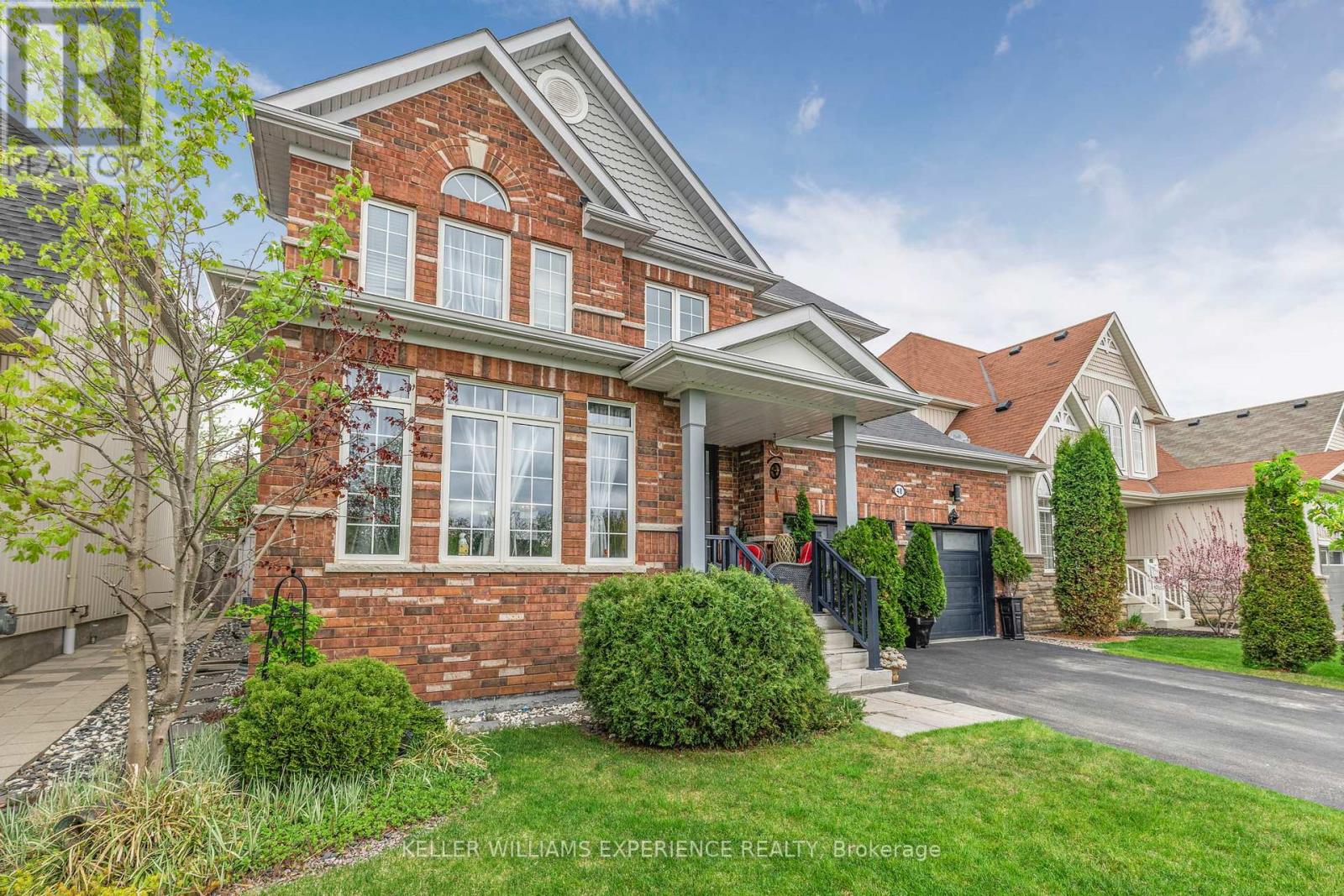 48 Collier Crescent, Essa, Ontario  L3W 0M6 - Photo 3 - N12153295