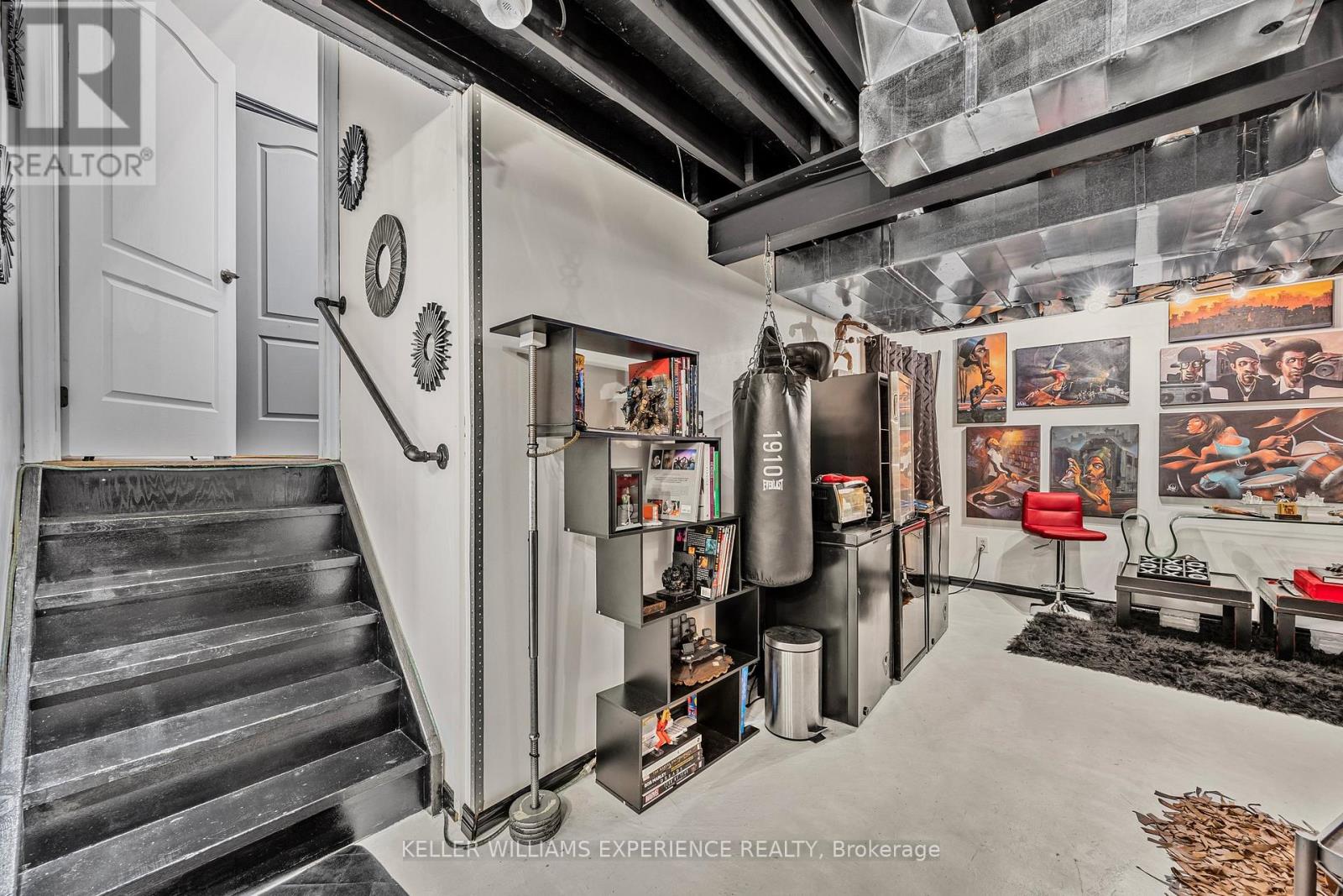 48 Collier Crescent, Essa, Ontario  L3W 0M6 - Photo 37 - N12153295