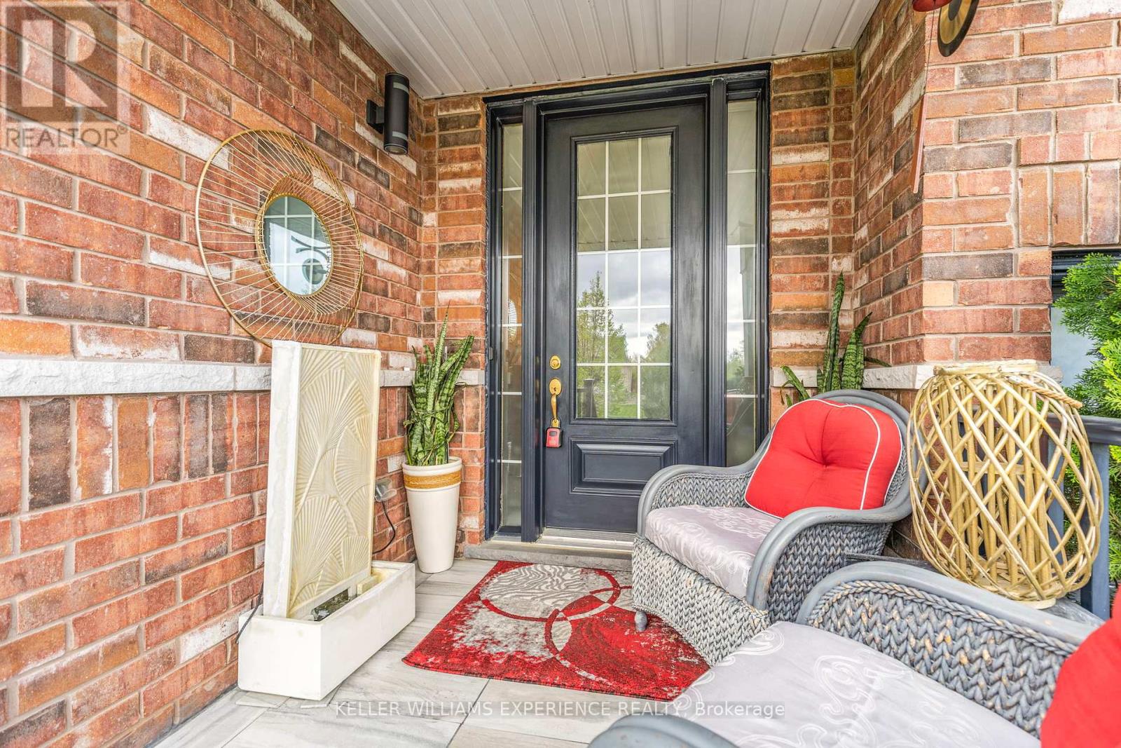 48 Collier Crescent, Essa, Ontario  L3W 0M6 - Photo 4 - N12153295