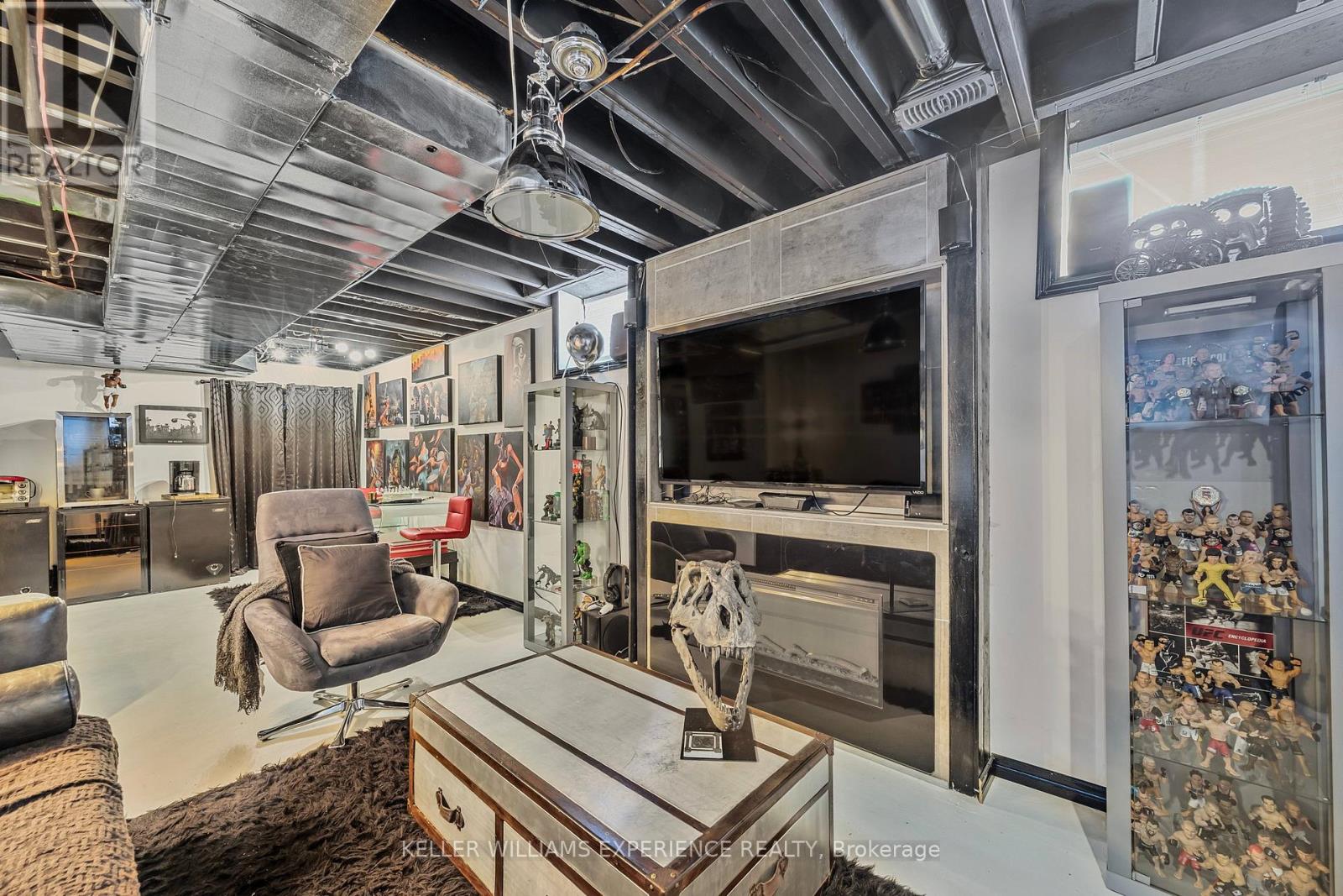 48 Collier Crescent, Essa, Ontario  L3W 0M6 - Photo 41 - N12153295