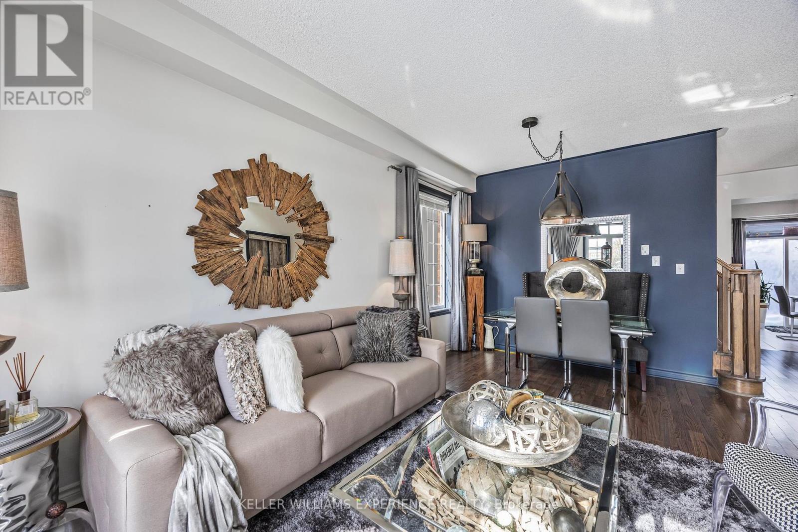 48 Collier Crescent, Essa, Ontario  L3W 0M6 - Photo 8 - N12153295