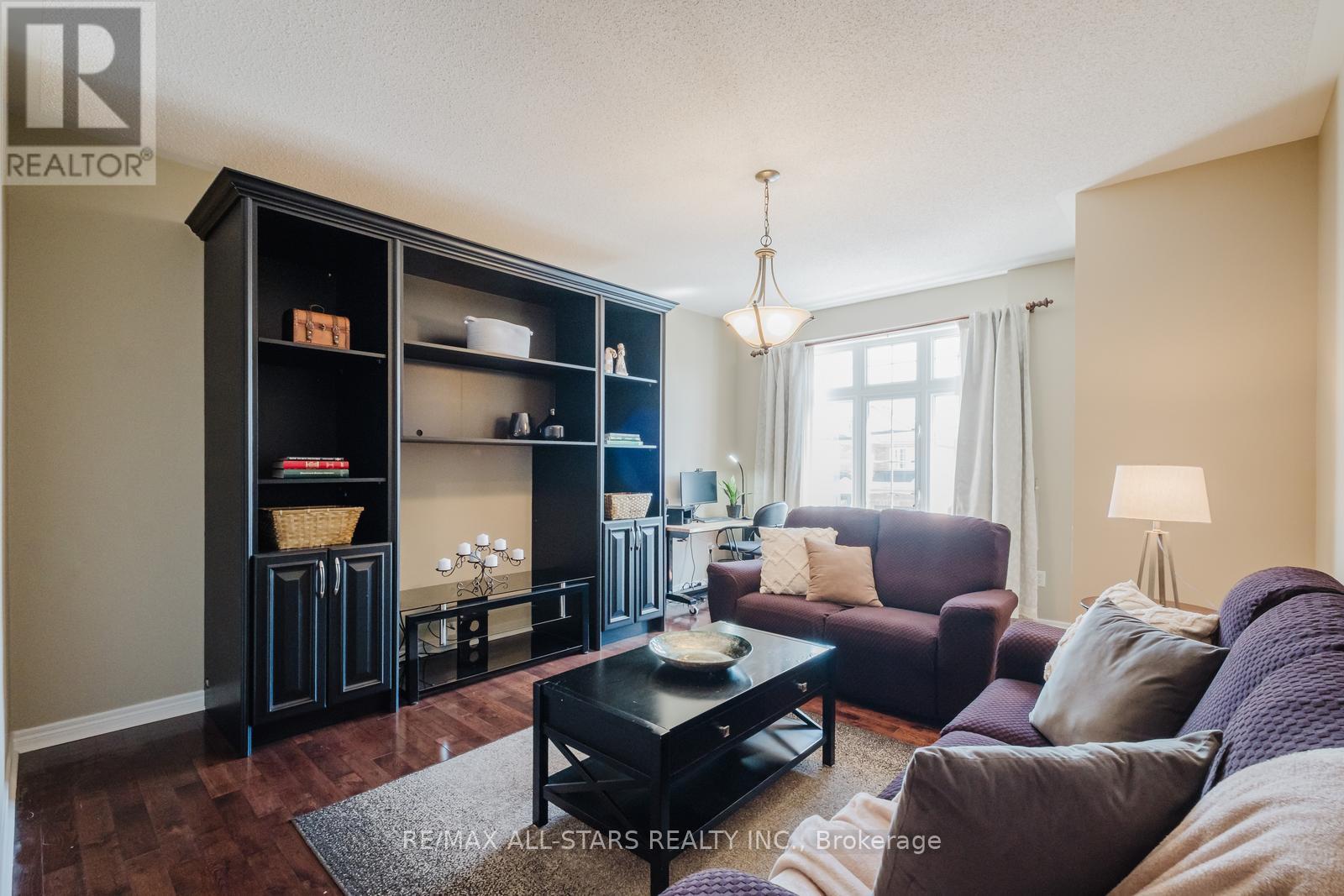 3 Richard Coulson Crescent, Whitchurch-Stouffville, Ontario  L4A 0G7 - Photo 14 - N12153323