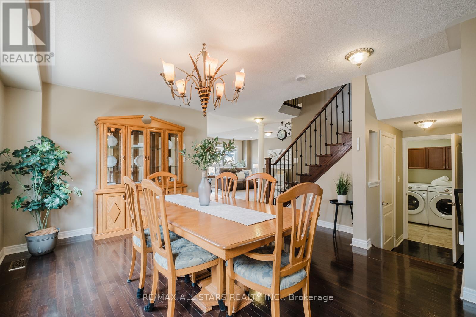 3 Richard Coulson Crescent, Whitchurch-Stouffville, Ontario  L4A 0G7 - Photo 5 - N12153323