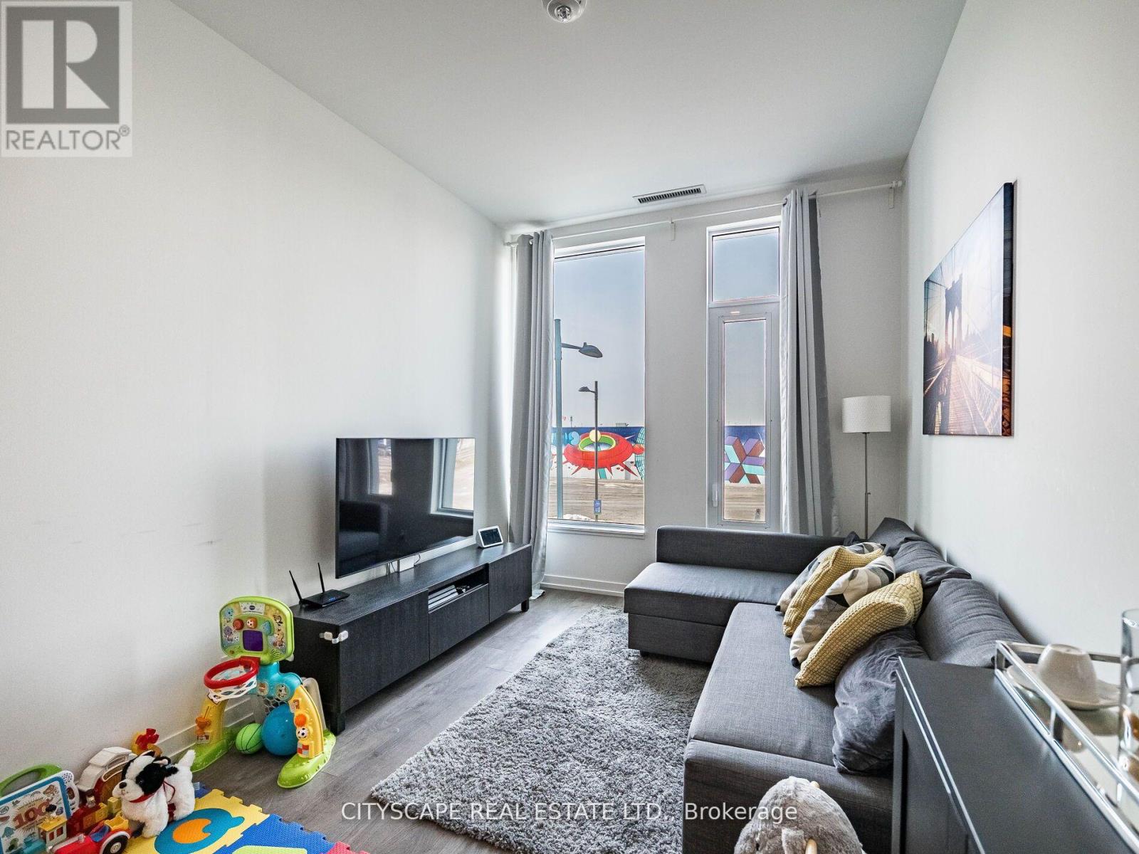 Th06 - 9 Buttermill Avenue W, Vaughan, Ontario  L4K 0M5 - Photo 10 - N12153347