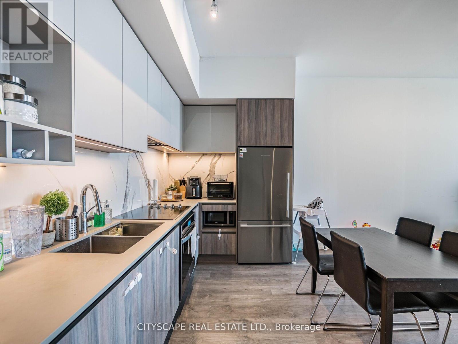 Th06 - 9 Buttermill Avenue W, Vaughan, Ontario  L4K 0M5 - Photo 14 - N12153347