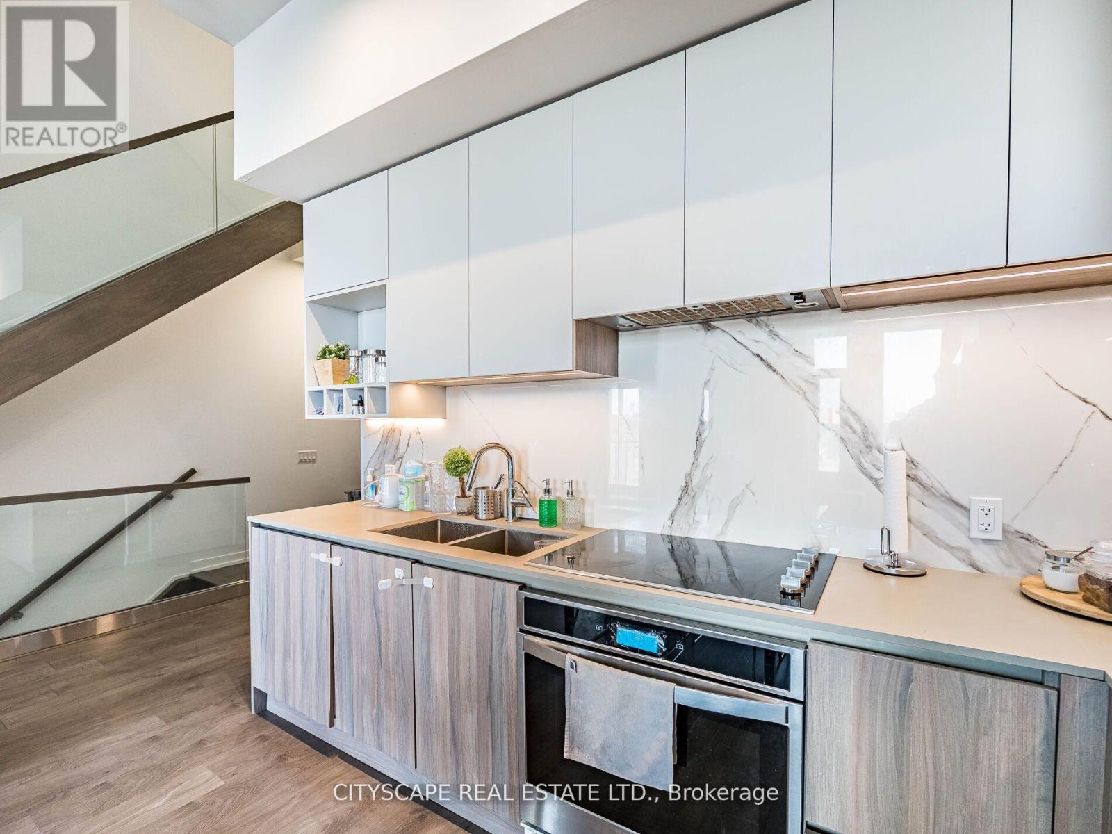 Th06 - 9 Buttermill Avenue W, Vaughan, Ontario  L4K 0M5 - Photo 16 - N12153347