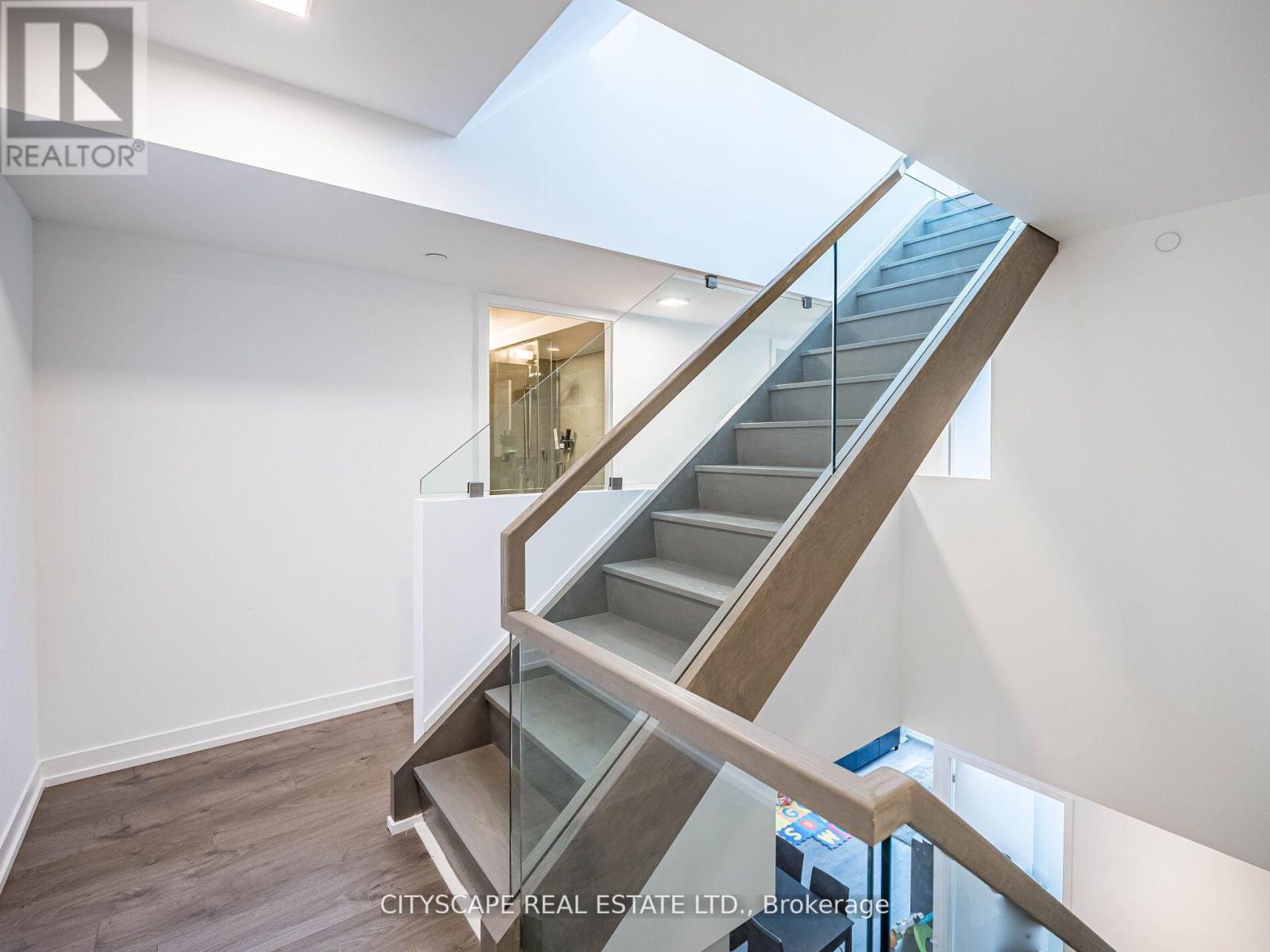 Th06 - 9 Buttermill Avenue W, Vaughan, Ontario  L4K 0M5 - Photo 23 - N12153347