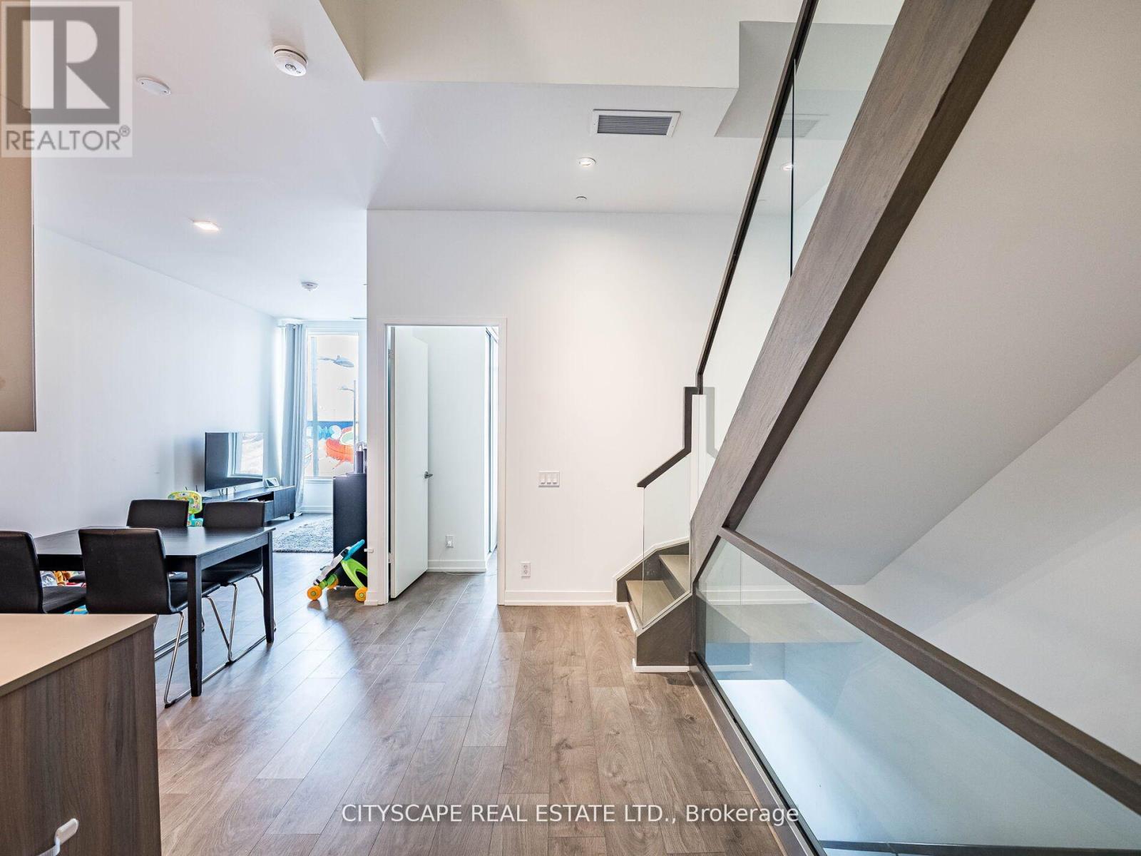 Th06 - 9 Buttermill Avenue W, Vaughan, Ontario  L4K 0M5 - Photo 5 - N12153347