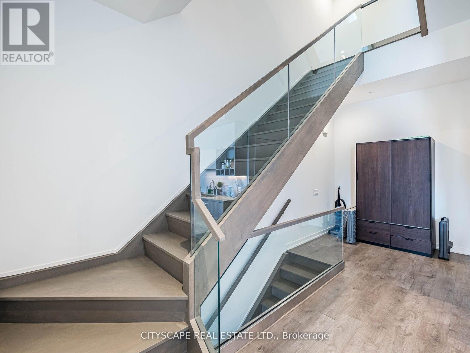 Th06 - 9 Buttermill Avenue W, Vaughan, Ontario  L4K 0M5 - Photo 6 - N12153347