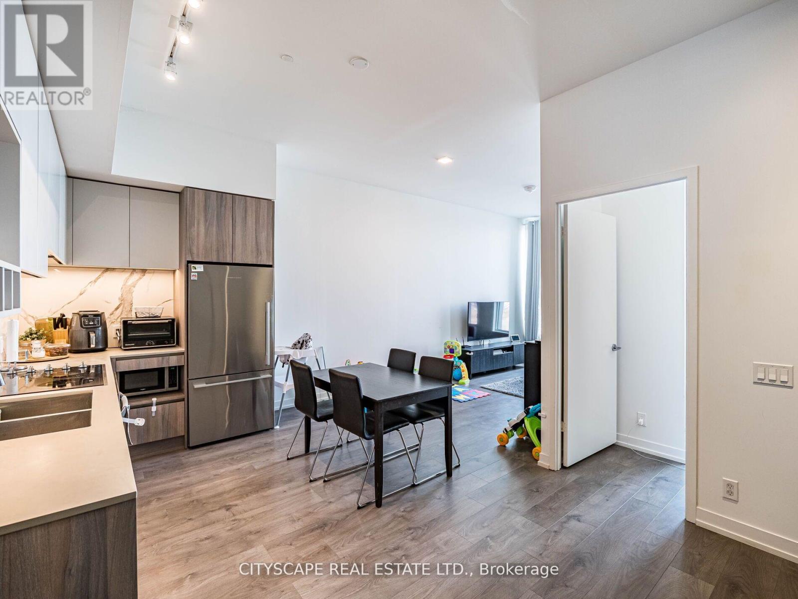 Th06 - 9 Buttermill Avenue W, Vaughan, Ontario  L4K 0M5 - Photo 7 - N12153347