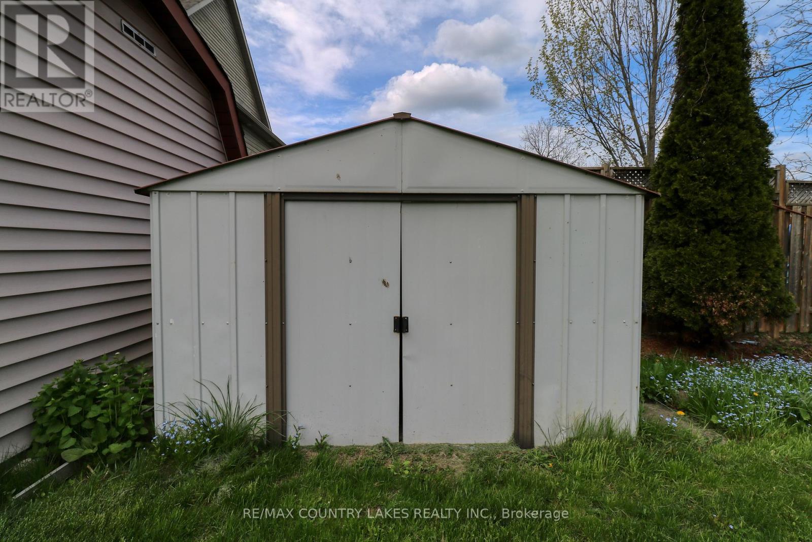 87 Grew Boulevard, Georgina, Ontario  L0E 1L0 - Photo 17 - N12153385
