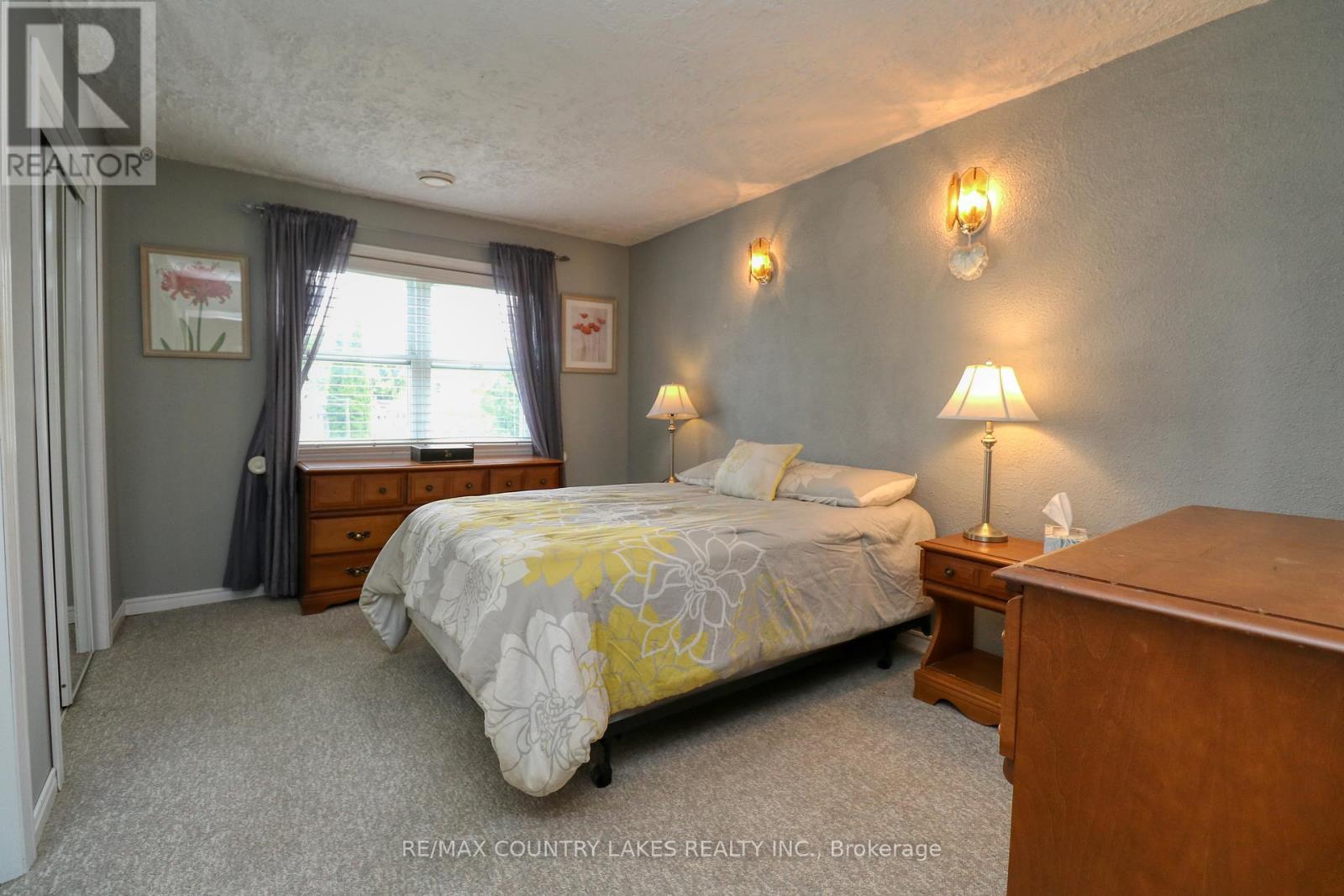 87 Grew Boulevard, Georgina, Ontario  L0E 1L0 - Photo 6 - N12153385