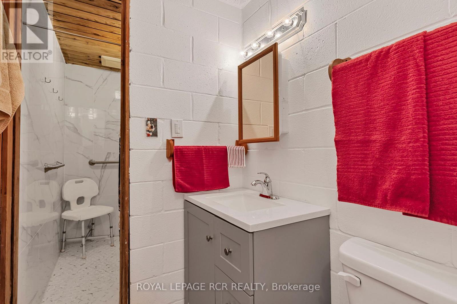 1092 Ballycroy Road, Adjala-Tosorontio, Ontario  L0N 1P0 - Photo 19 - N12153399