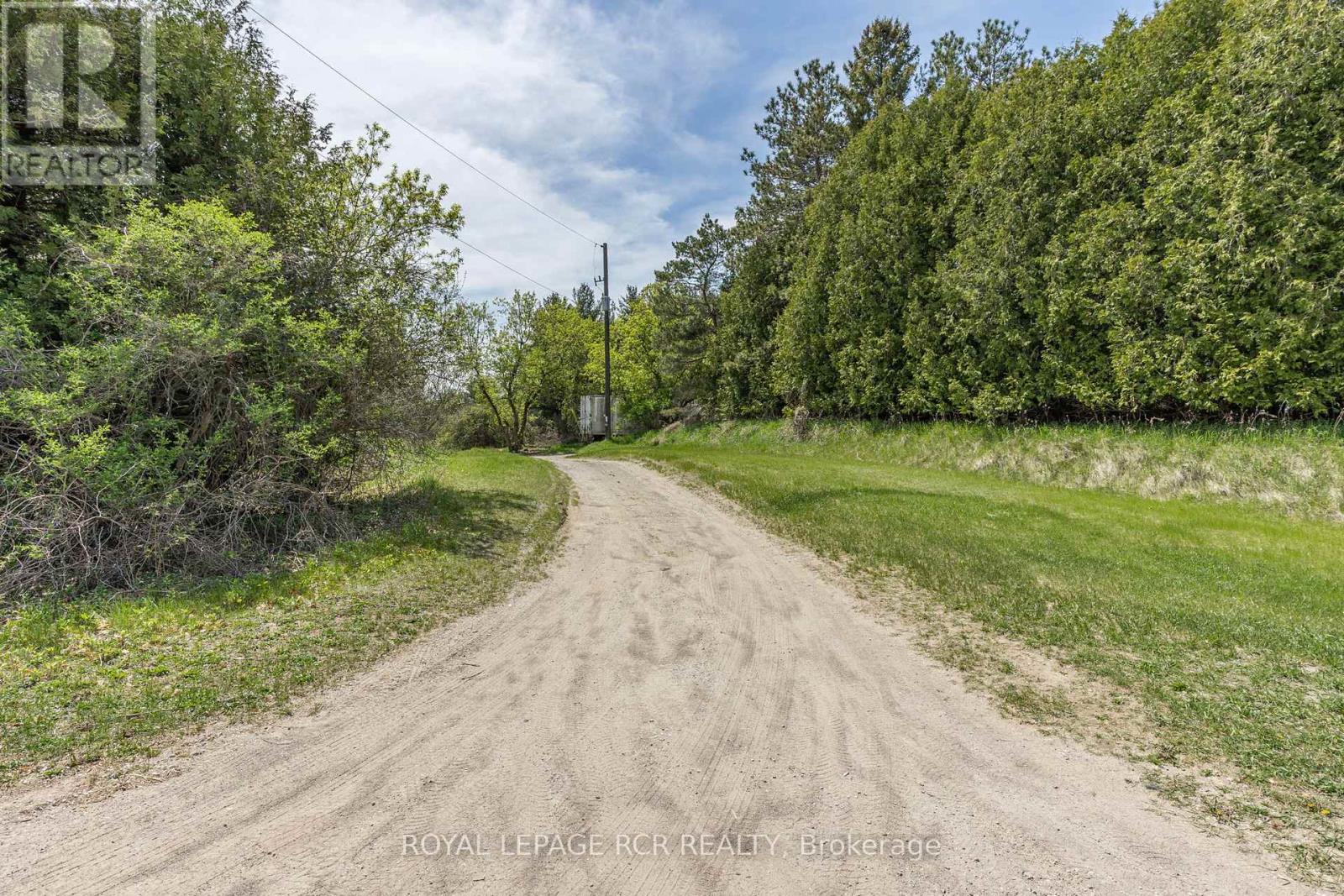 1092 Ballycroy Road, Adjala-Tosorontio, Ontario  L0N 1P0 - Photo 2 - N12153399