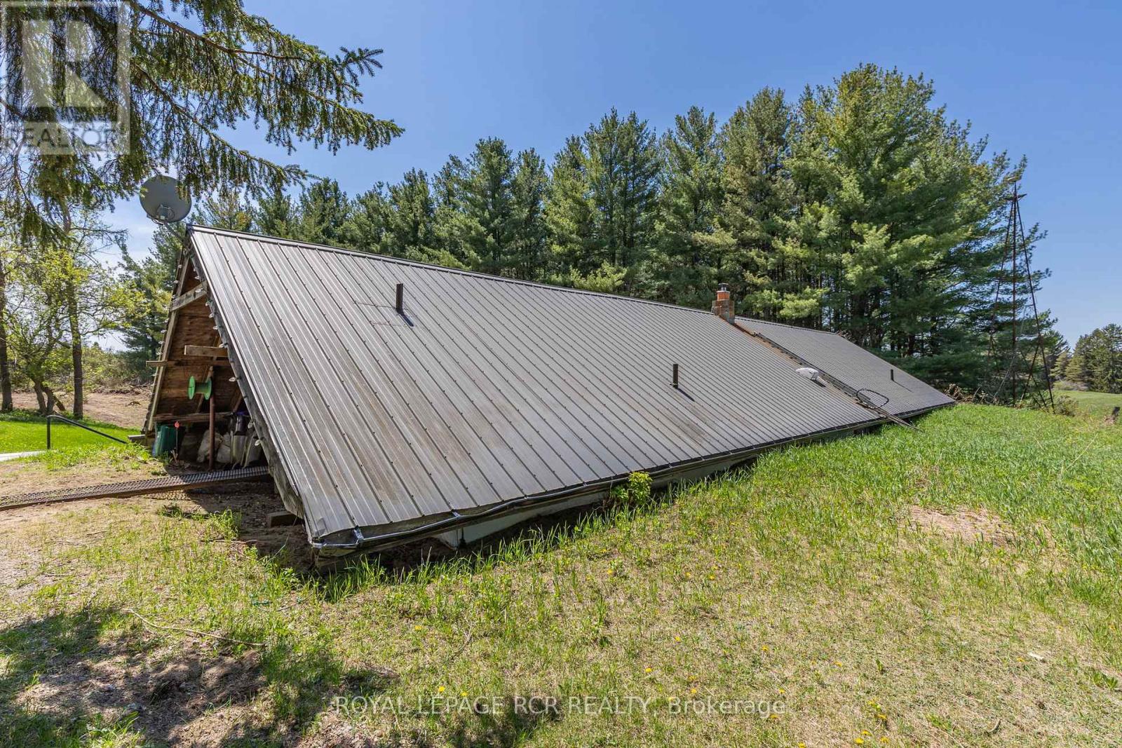 1092 Ballycroy Road, Adjala-Tosorontio, Ontario  L0N 1P0 - Photo 26 - N12153399
