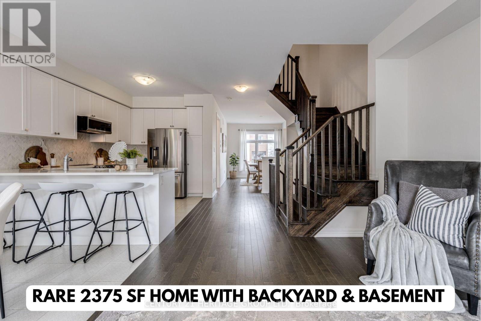 57 Delano Way, Newmarket (Woodland Hill), Ontario  L3X 0L4 - Photo 2 - N12153468