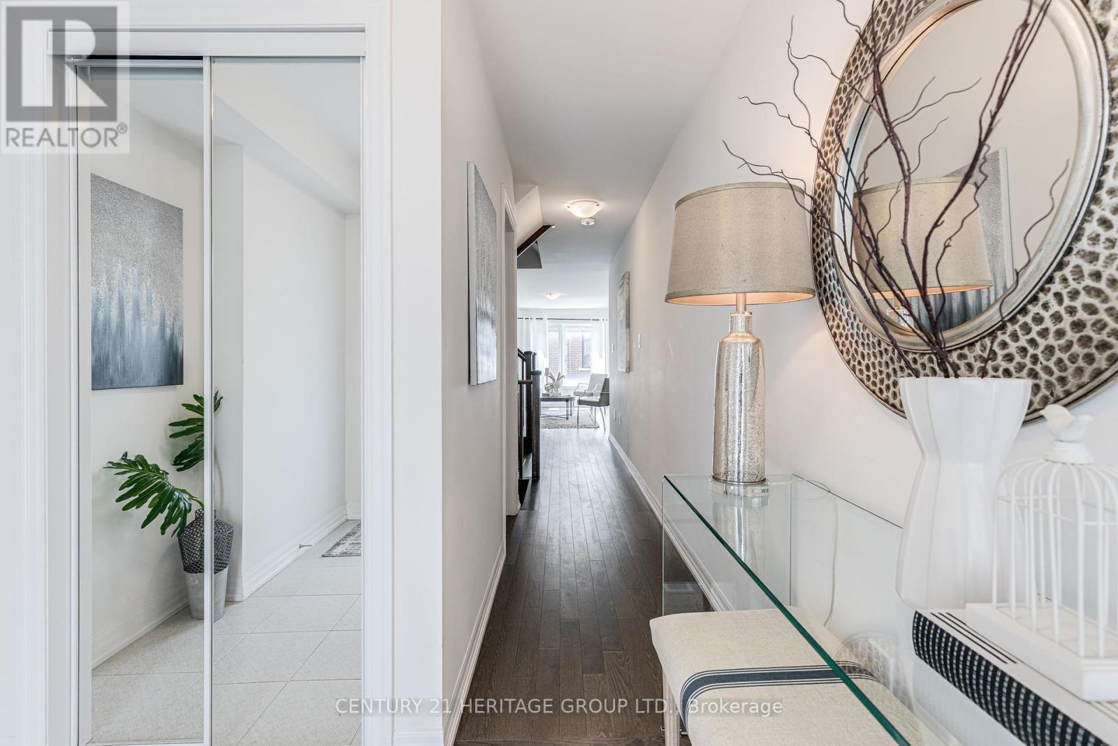 57 Delano Way, Newmarket (Woodland Hill), Ontario  L3X 0L4 - Photo 4 - N12153468
