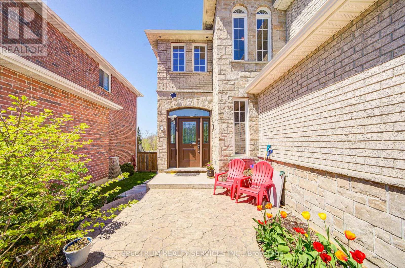 72 Graihawk Drive, Barrie, Ontario  L4N 6G7 - Photo 2 - S12153372