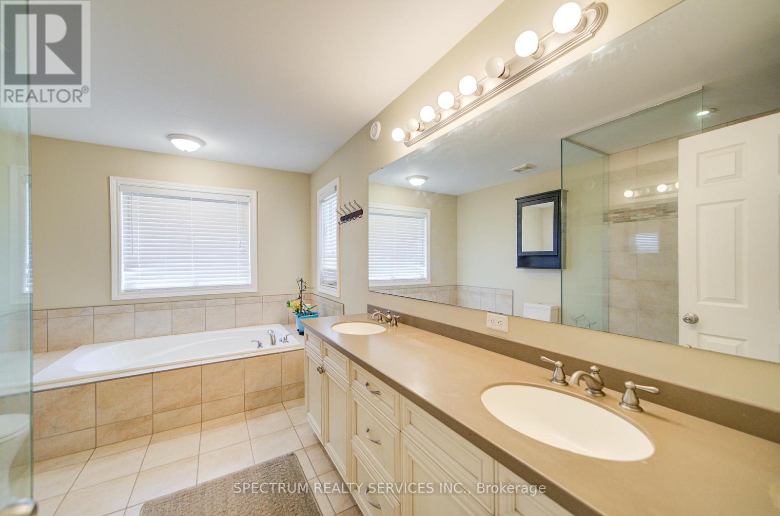 72 Graihawk Drive, Barrie, Ontario  L4N 6G7 - Photo 27 - S12153372